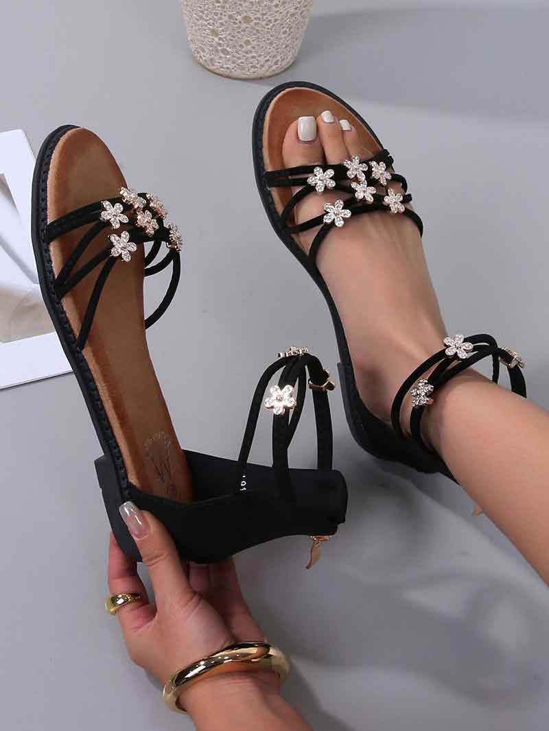 Aya - Söt sandal med guldblommor med gjutning